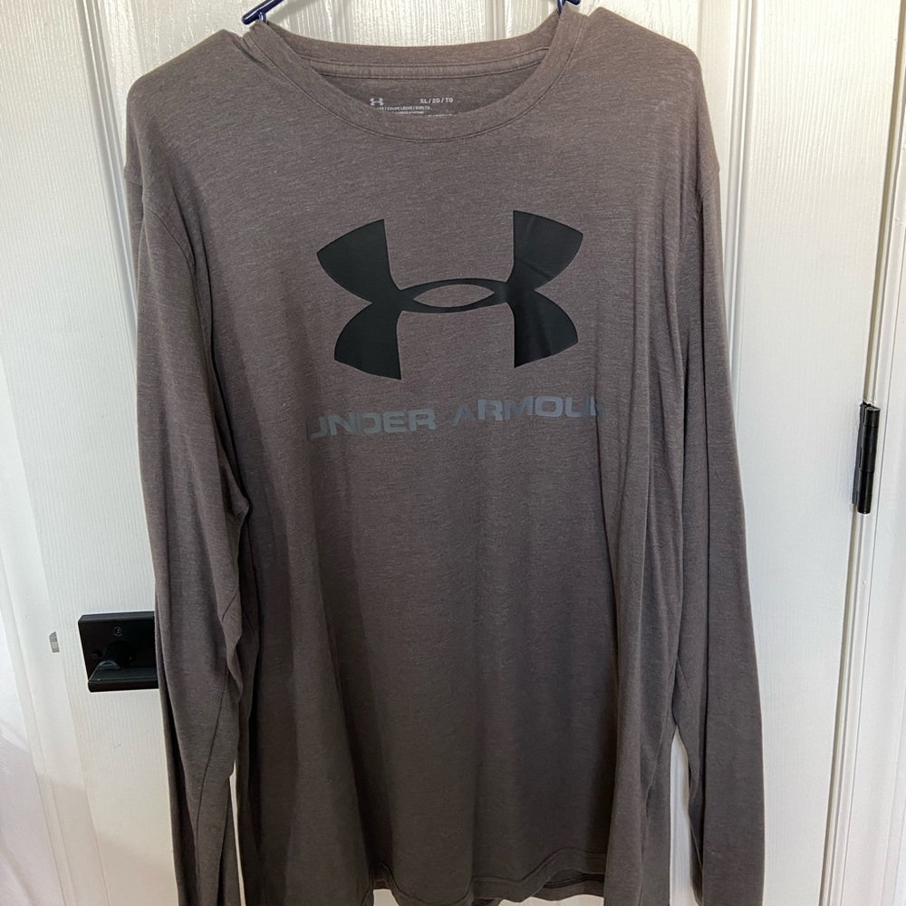 Under Armour long sleeve T-shirt